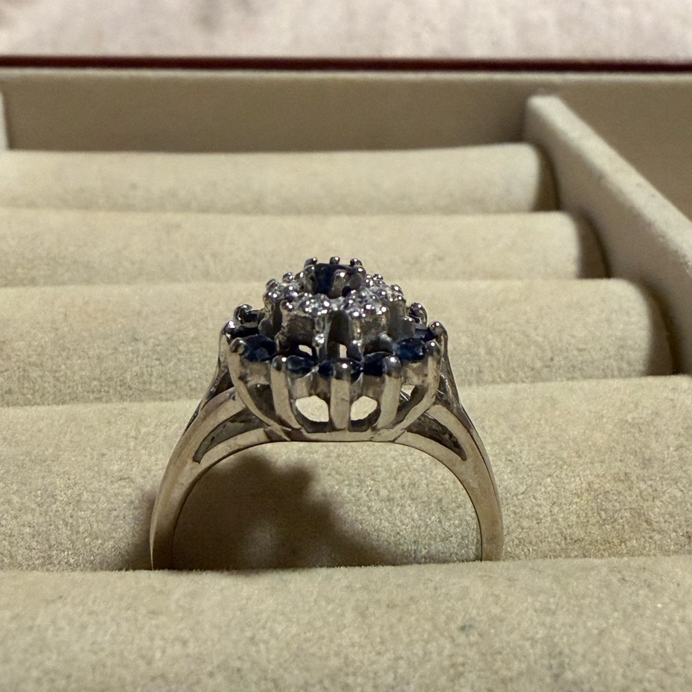 Genuine Sapphire and Diamond Cluster 10KP-GTR White Gold Ring-Size:7.5